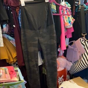 Stylish Black Camouflage Women's maternity leggings